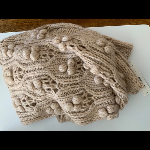 New! Winter scarf by Aqua - Picture 2 of 7